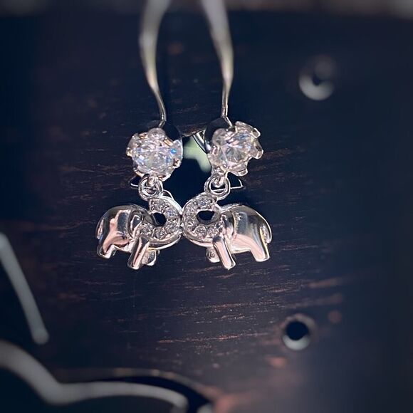 Cubic Zirconia Elephant Solid Sterling Silver Earrings - Picture 1 of 3